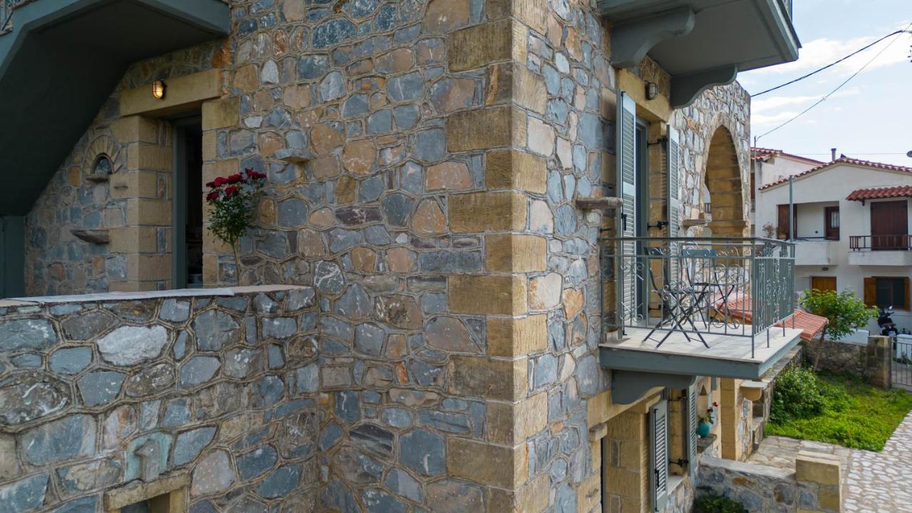 Апартаменты Μαϊστράλι Kotronion  Экстерьер фото